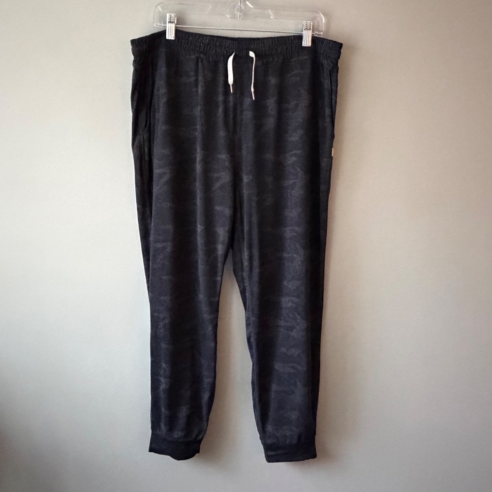 Vuori Mid-Rise Performance Joggers Black Camo Cropped Elastic Women's XXL